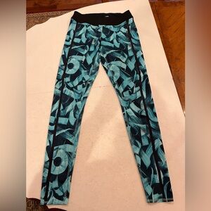 Reebok CrossFit Teal and Black abstract Patterned Leggings.